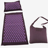 Kit complet d'acupression couleur violet comprenant un coussin et un tapis d'acupression avec leur sac de rangement pour faciliter le transport de votre matériel. Optez pour la mobilité et osez vous aventurer ailleurs pour votre séance de bien-être.