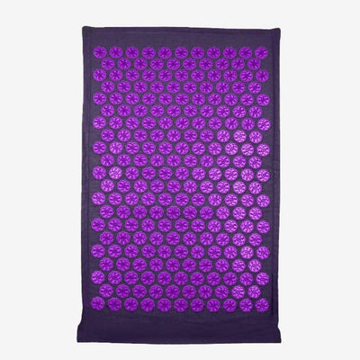 Tapis d'acupression fleur de lotus violet de la marque Ozen Massage fait de matériaux naturelles tels que le lin, le coton et la fibre de noix de coco.